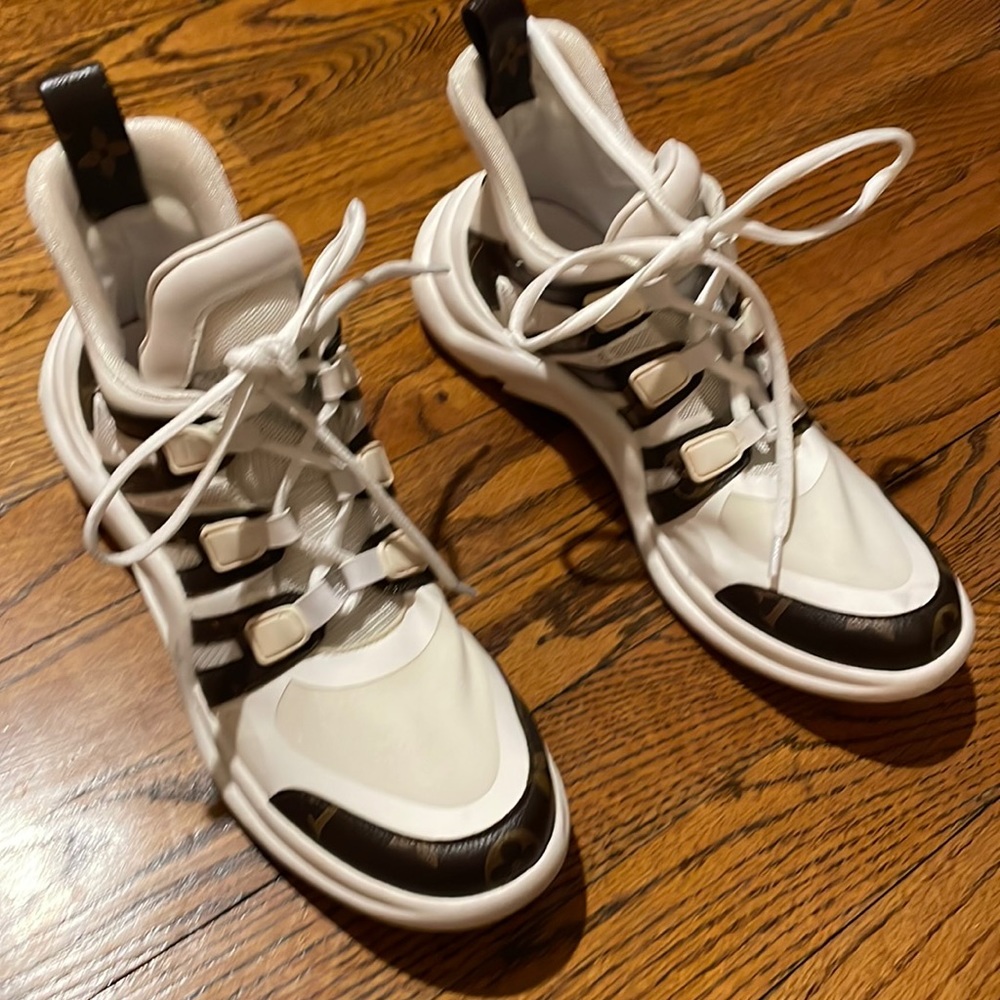 🤍White trendy sneakers pre owned excellent condition